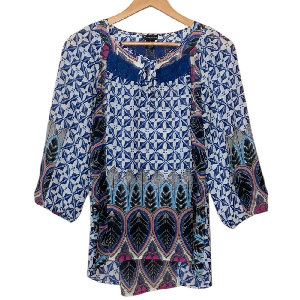 •NEW DIRECTION•NWOT BLUE GEOMETRIC PATTERN TIE KNOT FRONT CROCHET BLOUSE SMALL